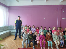 Безопасность дорожного движения в детском саду. Безопасность дорожного движения в детском саду.